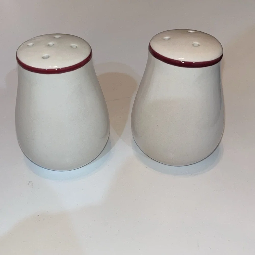 Royal Seasons Stoneware Snowmen Salt &‎ Pepper set